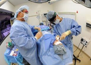 Operație de corectare a septului nazal într-o clinică israeliană